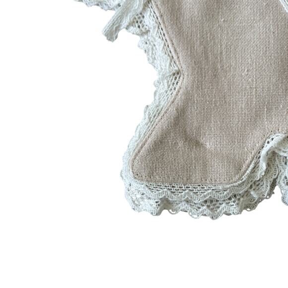 Lillian August Tan Bunny Shaped Placemats 17in Set of 4 Lace Accents NEW - Picture 6 of 10